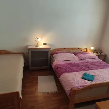 Privat Bea Apartment Podturen